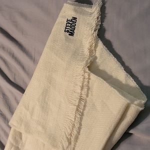 Steve Madden scarf NEW with out tags!